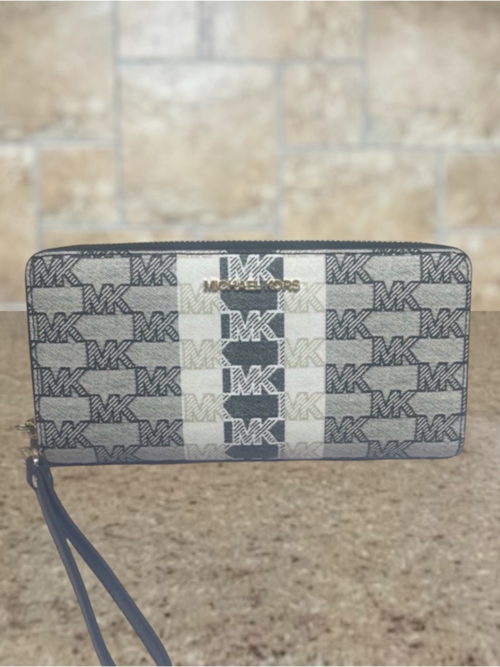 Michael Kors Continental Zip Wallet/
Wristlet Jacquard Logo Black/Gray/White